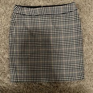 Banana Republic size 8 plaid skirt